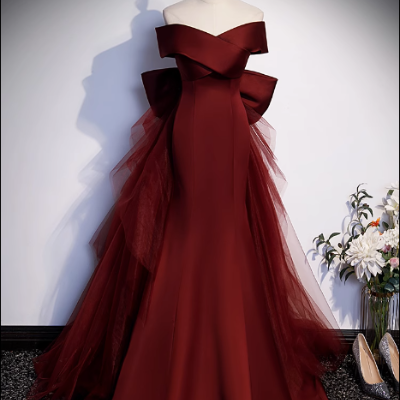 Stunning Beautiful Evening Toast Dress With Fish Tail